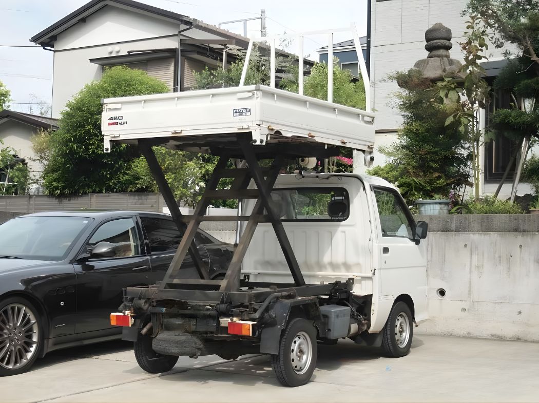 2001 Daihatsu Hijet Scissor Lift Dump Truck 4WD thumbnail 5